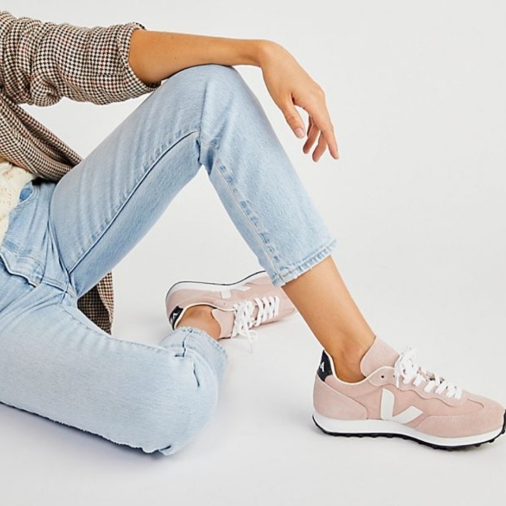 Veja Women's Blush Pink Sneakers